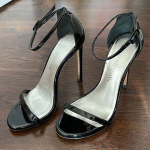 Stuart Weitzman Nudist Heel in Black Patent • SZ 6